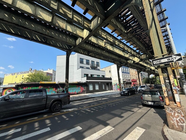More Photos Of 1317 Myrtle Ave, Brooklyn Showroom For Lease
