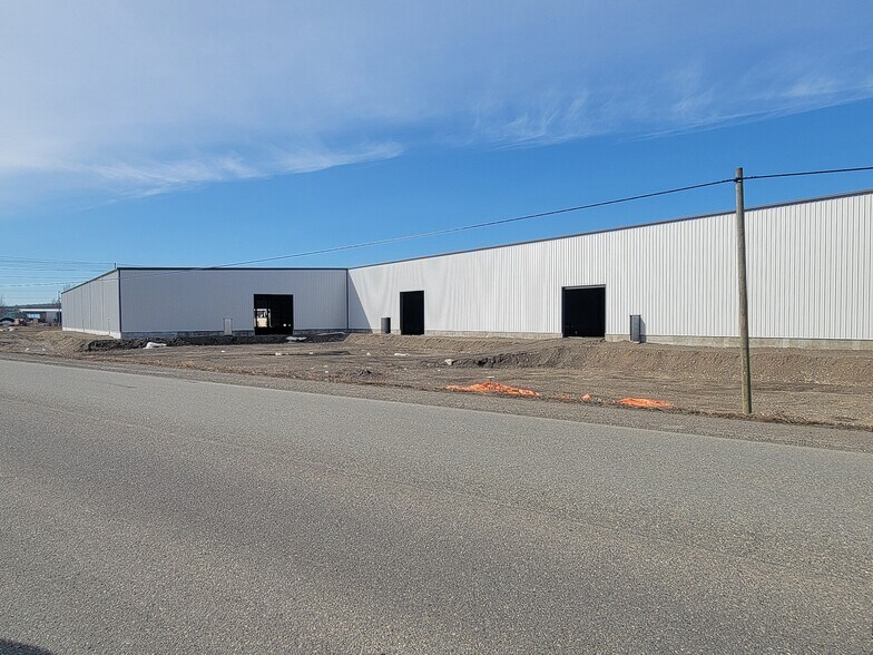 More Photos Of 8875 Willow Cale Rd, Prince George Distribution For Lease