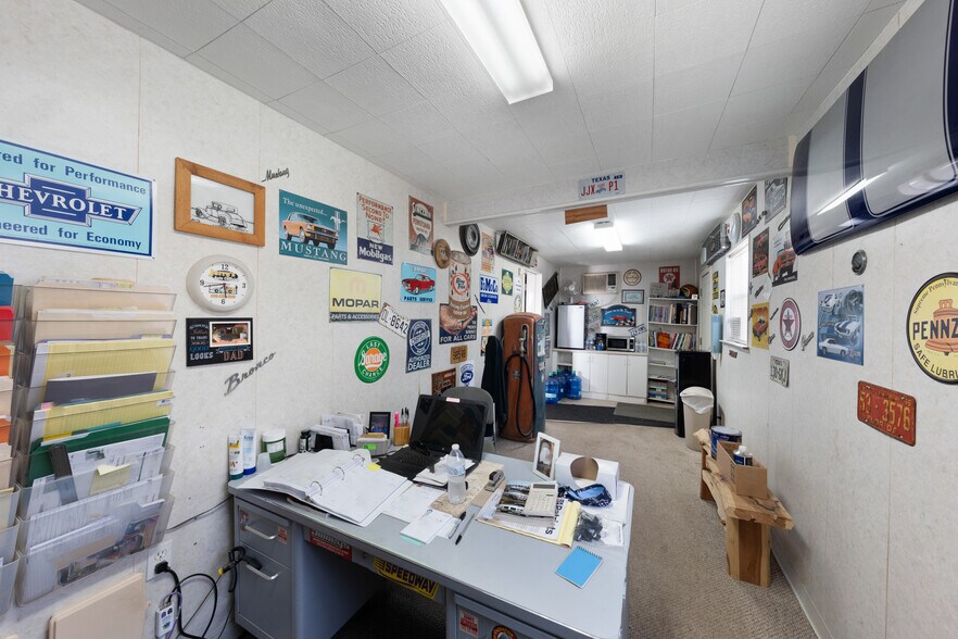 More Photos Of 3224 Goodnight Blvd, Wills Point Flex For Sale