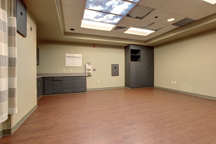 More Photos Of 9441 Huron St, Thornton Medical For Lease