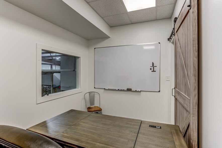 More Photos Of 222 Quality Dr, Byhalia Warehouse For Sale