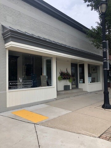 More Photos Of 519 - B 4th St, Wilmette Storefront For Lease