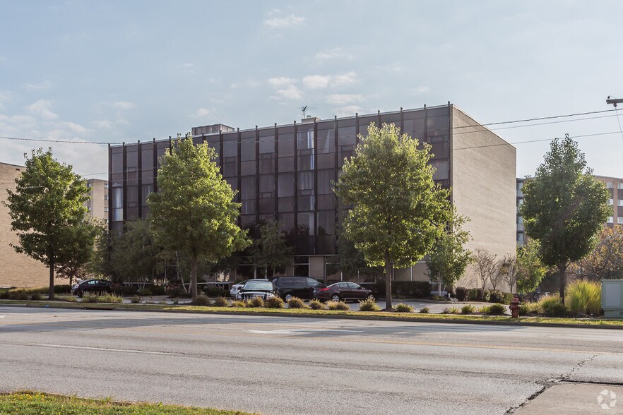 More Photos Of 5333 Northfield Rd, Bedford Office For Sale