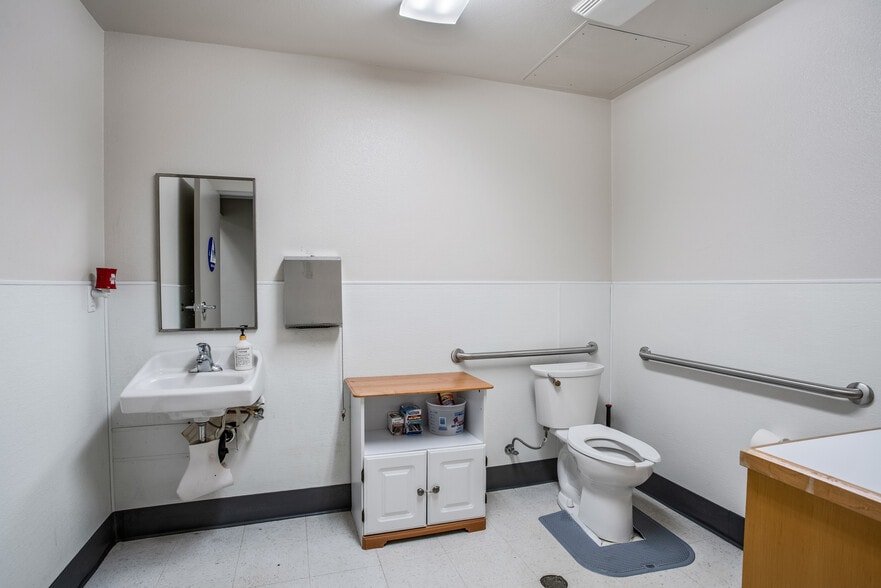 More Photos Of 1545 Simpson Way, Escondido Light Distribution For Sale