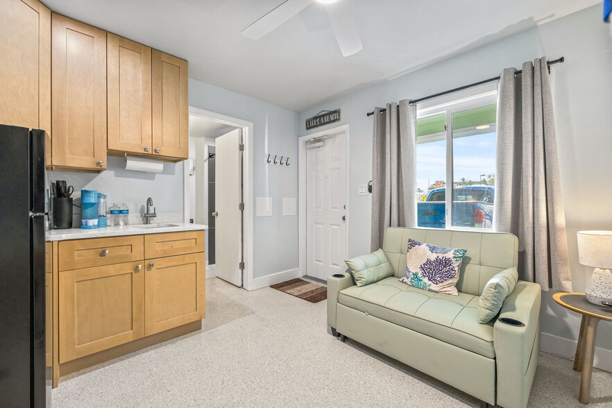 More Photos Of 12100 Gulf Blvd, Treasure Island Hotel For Sale