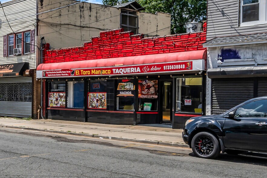 More Photos Of 1011 E 2nd St, Plainfield Storefront For Sale