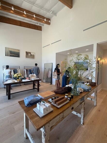 More Photos Of 23465 Civic Center Way, Malibu Unknown For Lease