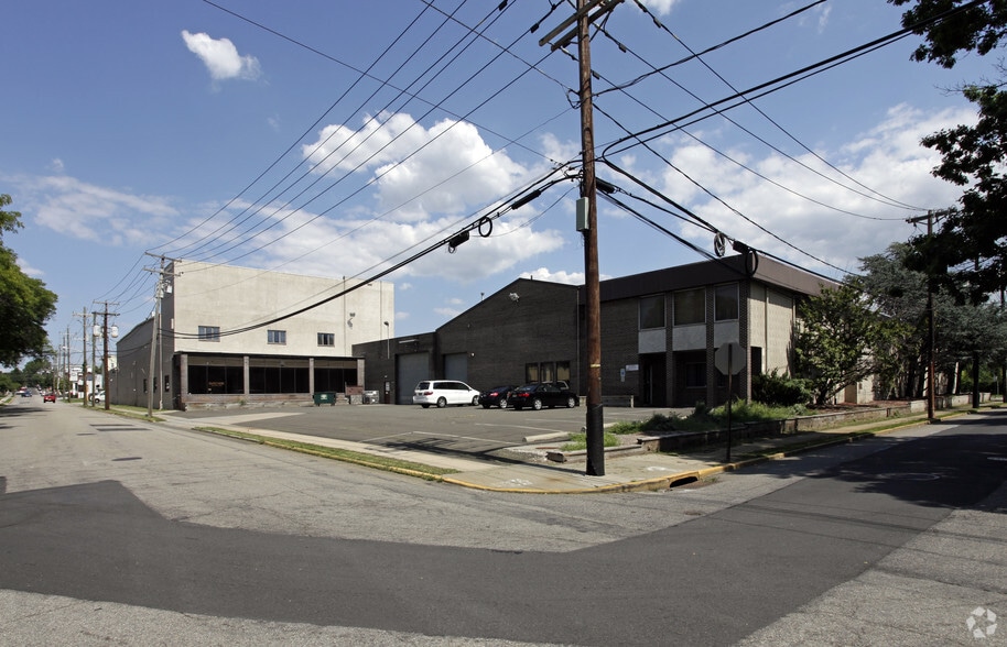 Primary Photo Of 60-80 Willow St, East Rutherford Warehouse For Lease