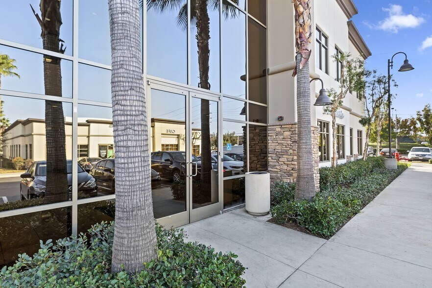 More Photos Of 2083 Compton Ave, Corona Medical For Sale