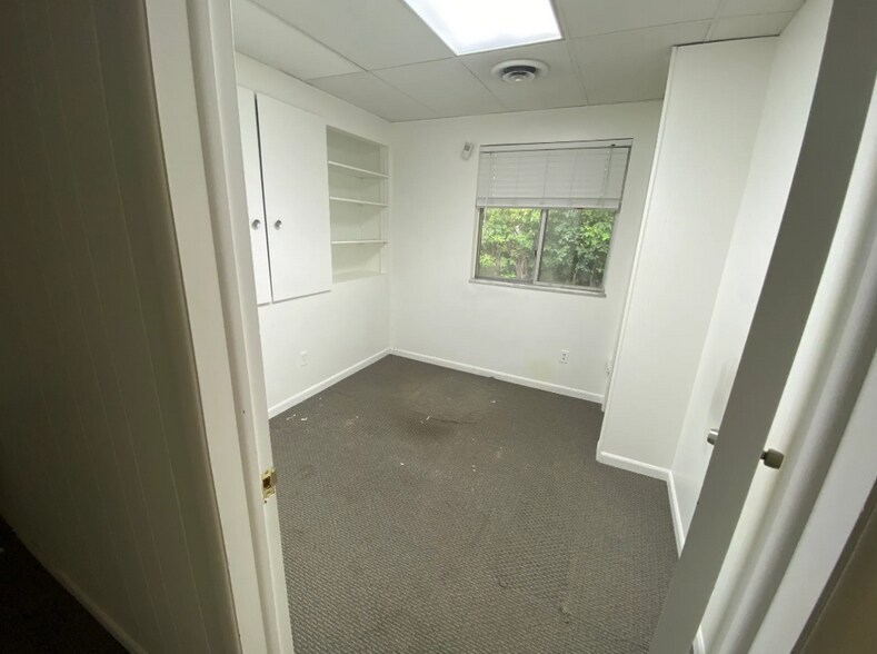 More Photos Of 26440 Southfield Rd, Lathrup Village Office For Lease