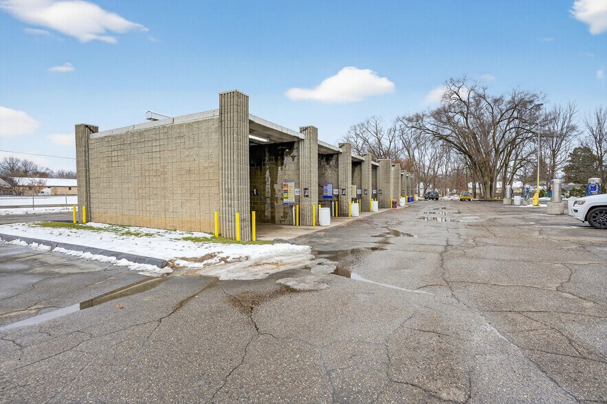 More Photos Of 3269 Richfield Rd, Flint Carwash For Sale
