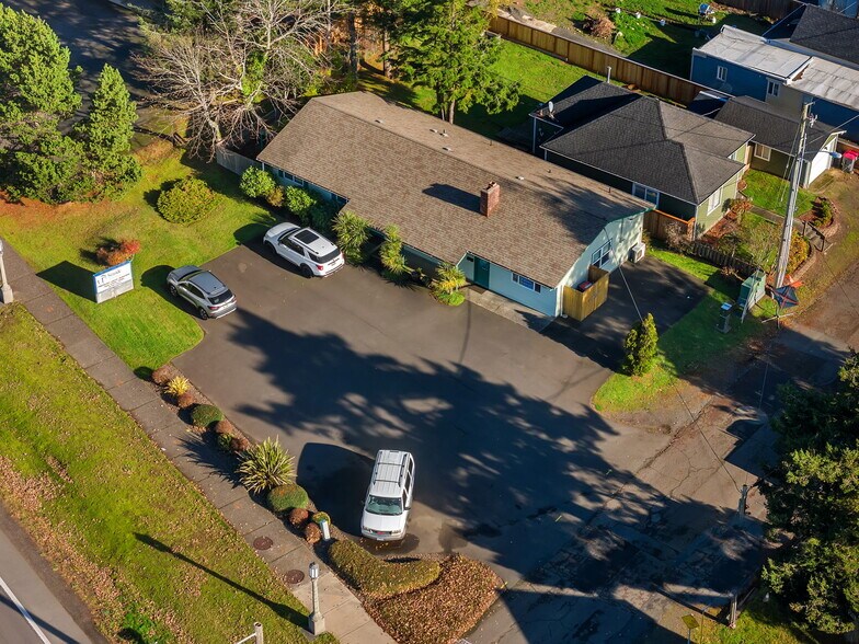 More Photos Of 1010 3rd Ave, Seaside Office For Sale