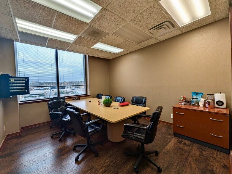 More Photos Of 416 N Stanton St, El Paso Office For Lease