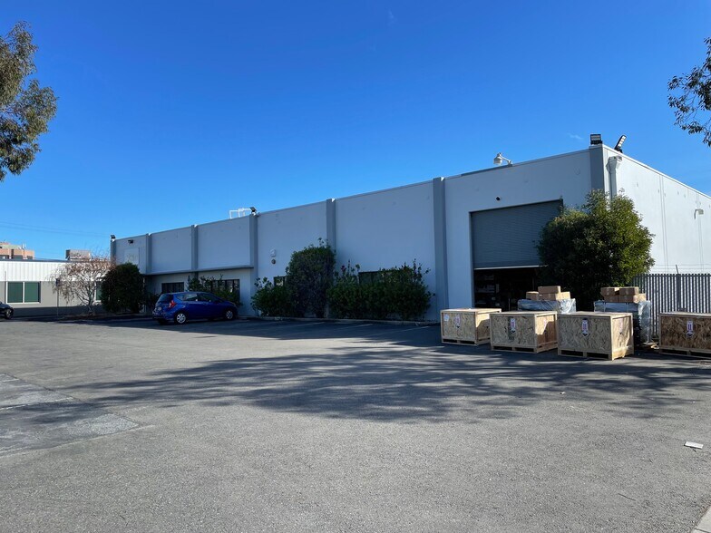 More Photos Of 865 Hinckley Rd, Burlingame Warehouse For Lease