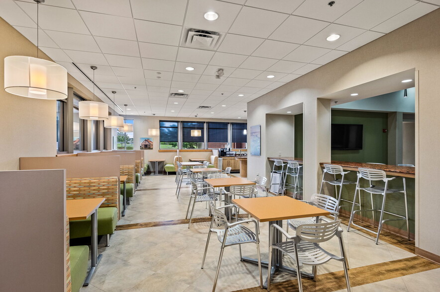 More Photos Of 1601 Ups Dr, Louisville Office For Sale