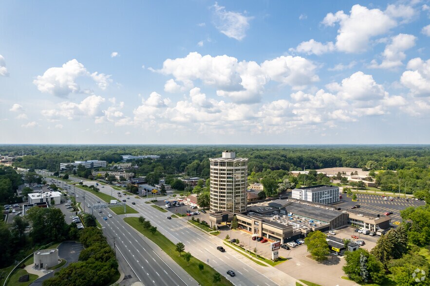 More Photos Of 26555 Telegraph Rd, Southfield Hotel For Sale