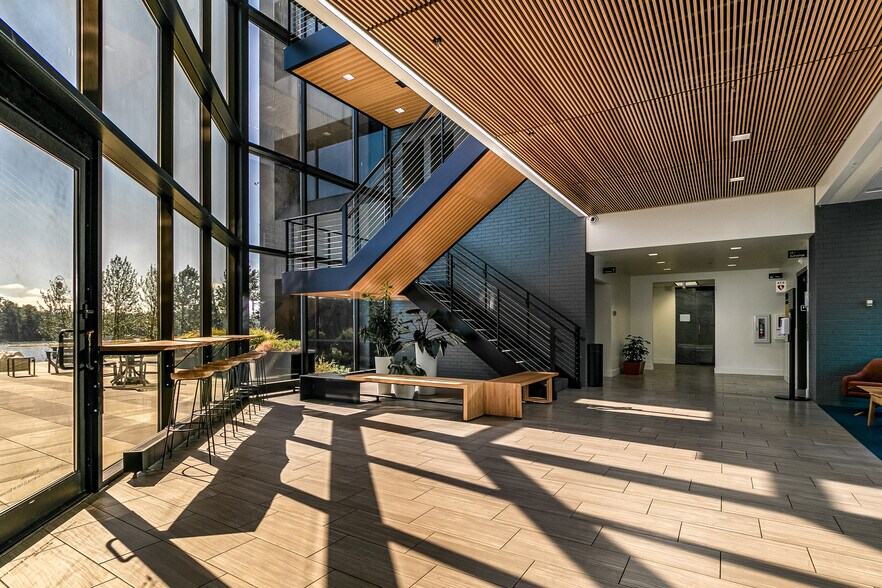 More Photos Of 5100 S Macadam Ave, Portland Unknown For Lease