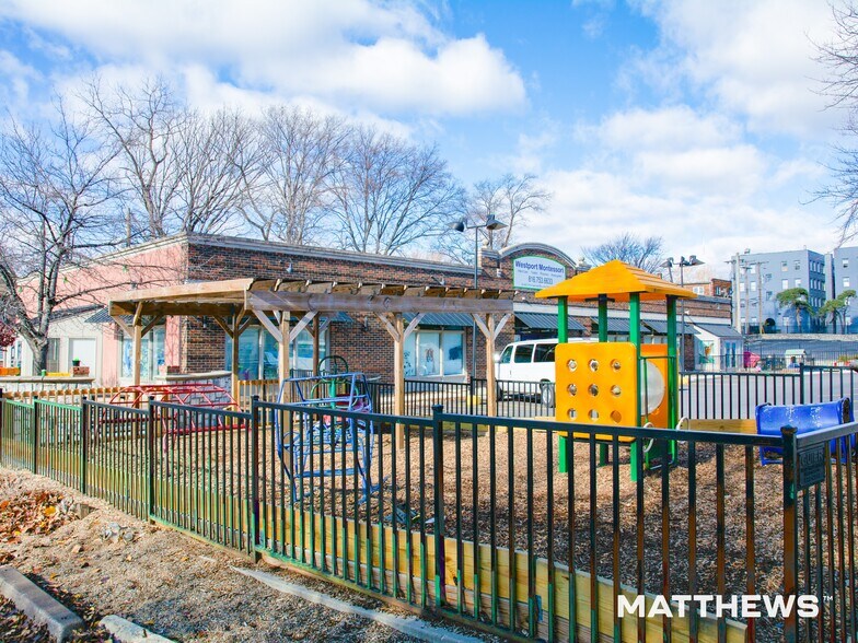 Primary Photo Of 3930 Baltimore Ave, Kansas City Schools For Sale
