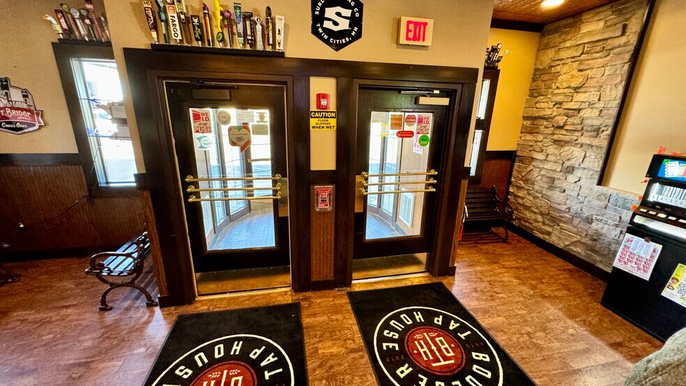 More Photos Of 3333 Hwy 10 E, Moorhead Restaurant For Lease