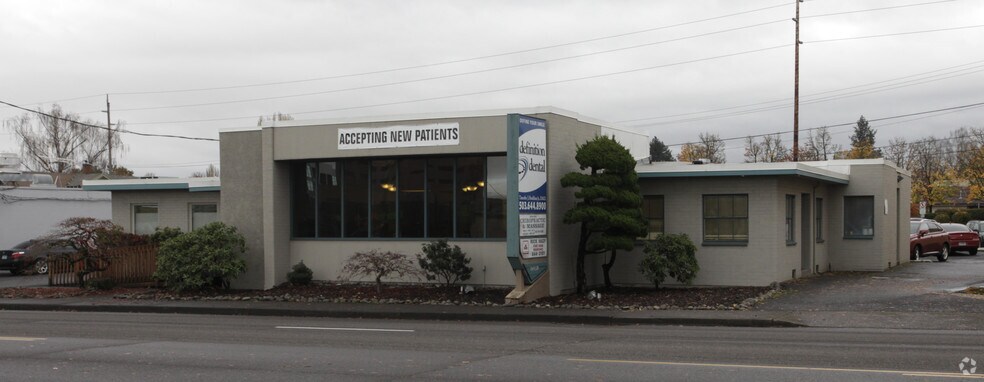 More Photos Of 12850 SW Canyon Rd, Beaverton Medical For Lease