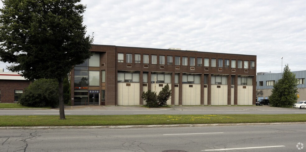 More Photos Of 2270 Boul Industriel, Laval Manufacturing For Lease