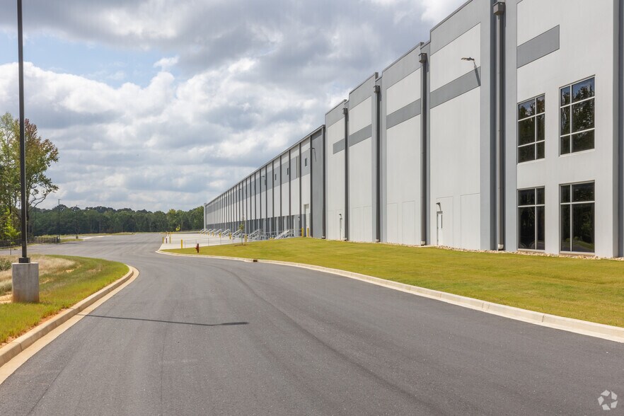 More Photos Of 134 Long Rd, Williamston Distribution For Sale