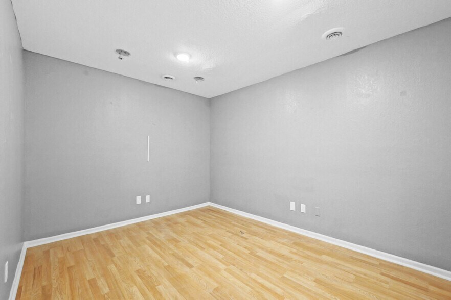 More Photos Of 5532 Douglas Rd, Toledo Storefront Retail Office For Sale