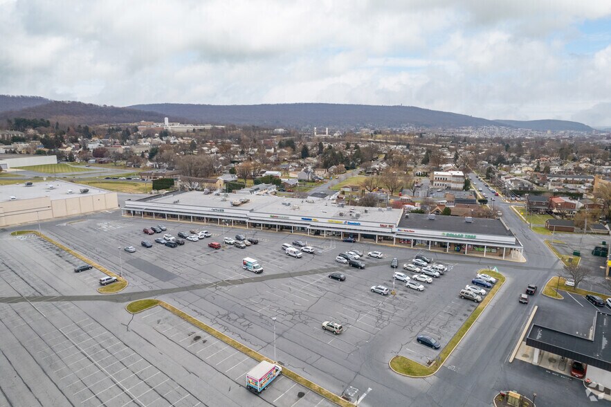More Photos Of 3045 N 5th Street Hwy, Reading Unknown For Lease