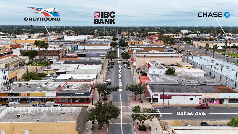 More Photos Of 320 S Broadway St, McAllen Department Store For Sale