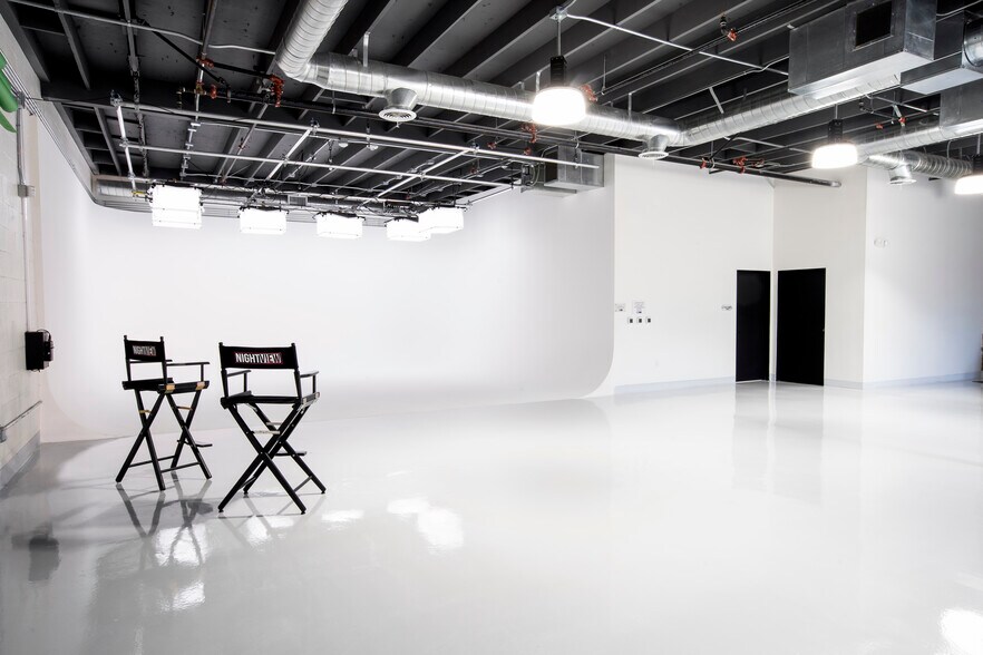 More Photos Of 10824 Burbank Blvd, North Hollywood Warehouse For Lease