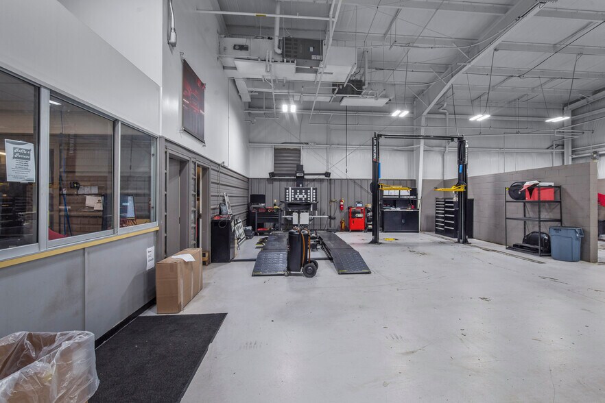 More Photos Of 5385 N I 55 St, Jackson Auto Dealership For Sale