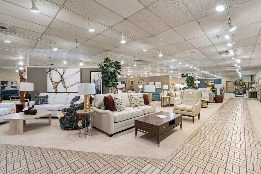 More Photos Of 334 County Road 81, Osseo Storefront Retail Office For Sale