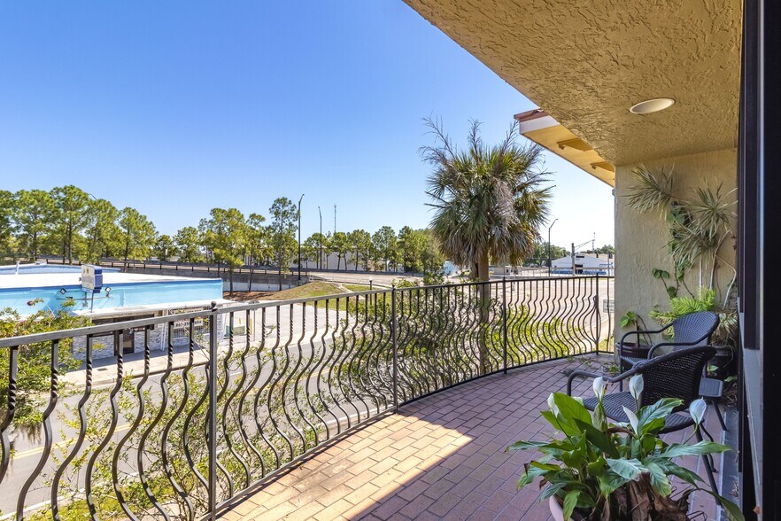 More Photos Of 825 E Main St, Lakeland Office For Sale