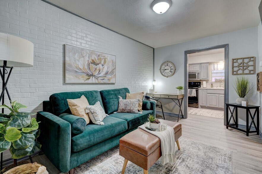 More Photos Of 1207 W Gore Blvd, Lawton Apartments For Sale