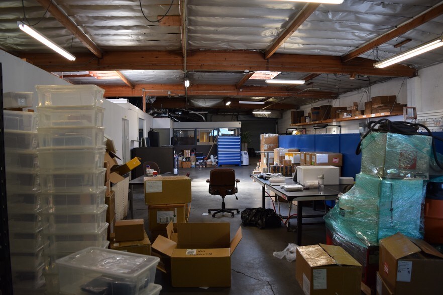 More Photos Of 900 W Hyde Park Blvd, Inglewood Warehouse For Lease