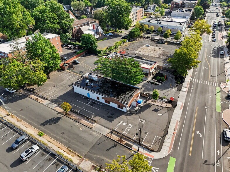 More Photos Of 530 Farmington Ave, Hartford Restaurant For Sale