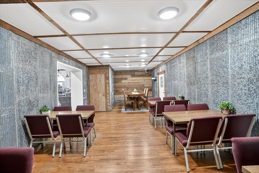 More Photos Of 33 W Olive St, Aurora General Retail For Sale