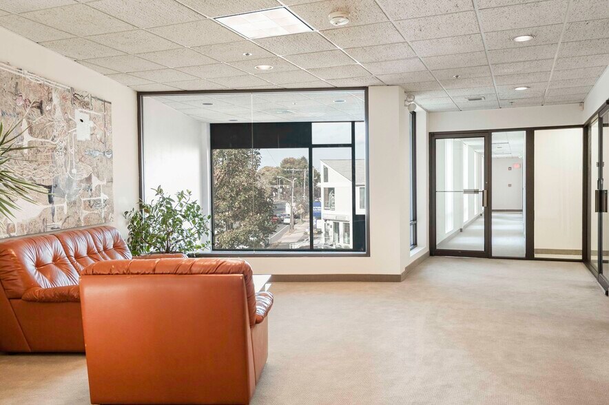 More Photos Of 333 North Ave, Wakefield Office For Lease