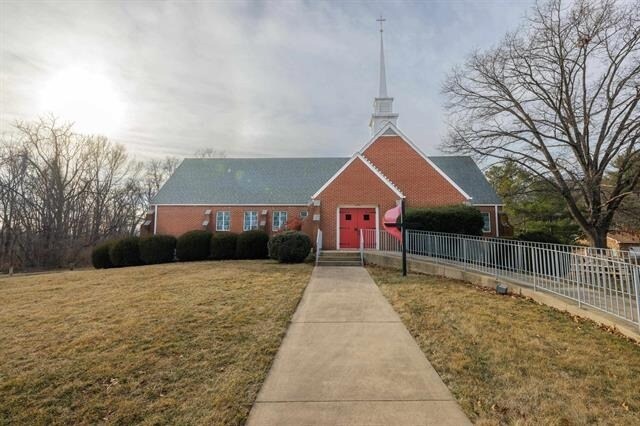 More Photos Of 551 Lee Jackson Hwy, Staunton Religious Facility For Sale