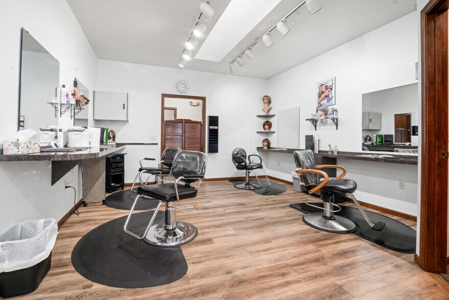 More Photos Of 155 W Menasha Ave, Whitelaw Flex For Sale