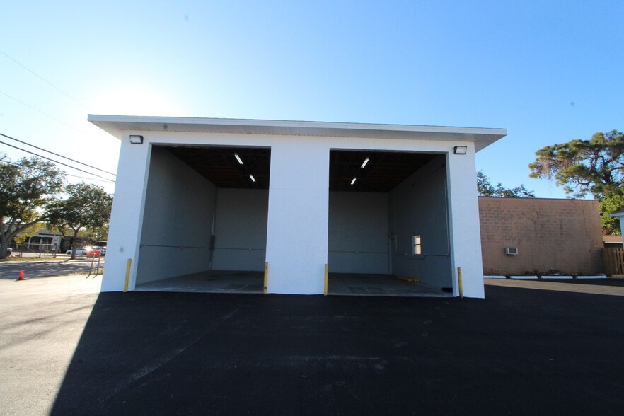 More Photos Of 1967 17th St, Sarasota Unknown For Lease