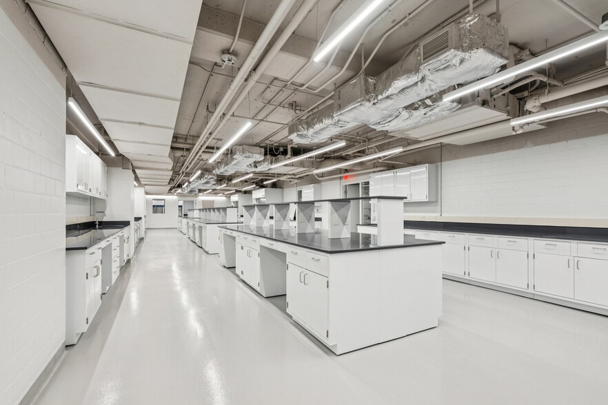 More Photos Of 1421 Race St, Philadelphia Medical For Lease