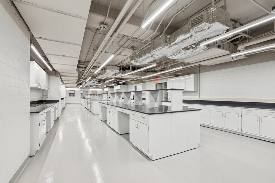 More Photos Of 201-219 N 15th St, Philadelphia Medical For Lease