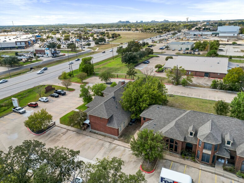 More Photos Of 2911 S Texas Ave, College Station Medical For Sale
