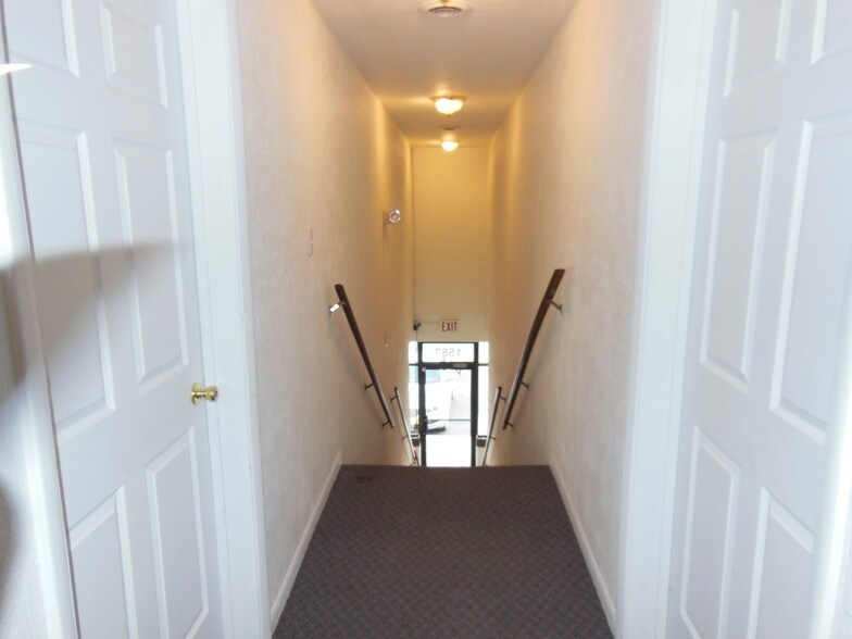More Photos Of 1583-1587 S Calumet Rd, Chesterton Storefront Retail Office For Lease