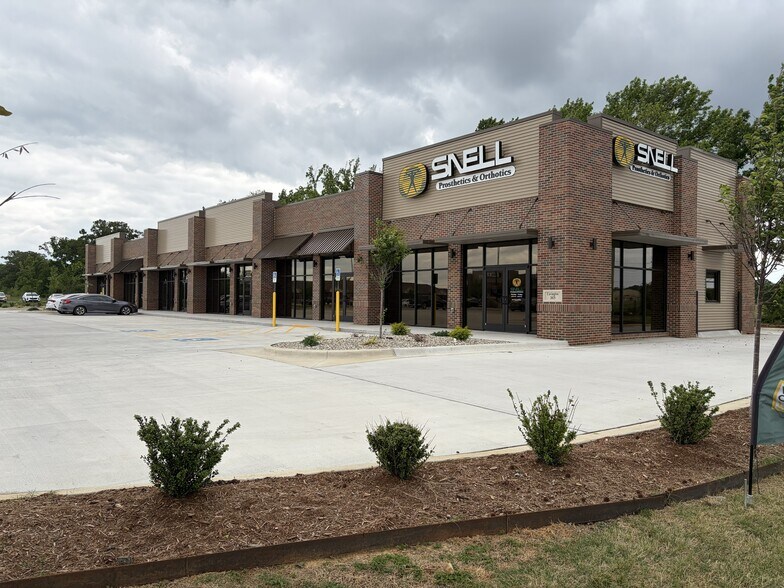 More Photos Of 700 Shelby Trail, Conway Storefront For Lease