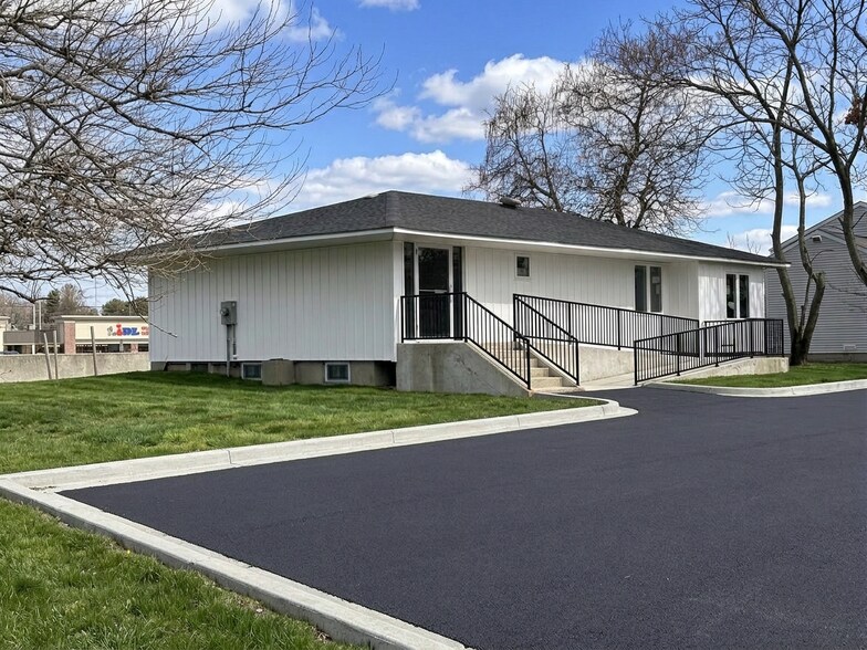 More Photos Of 4571 Sunrise Hwy, Bohemia Office For Sale