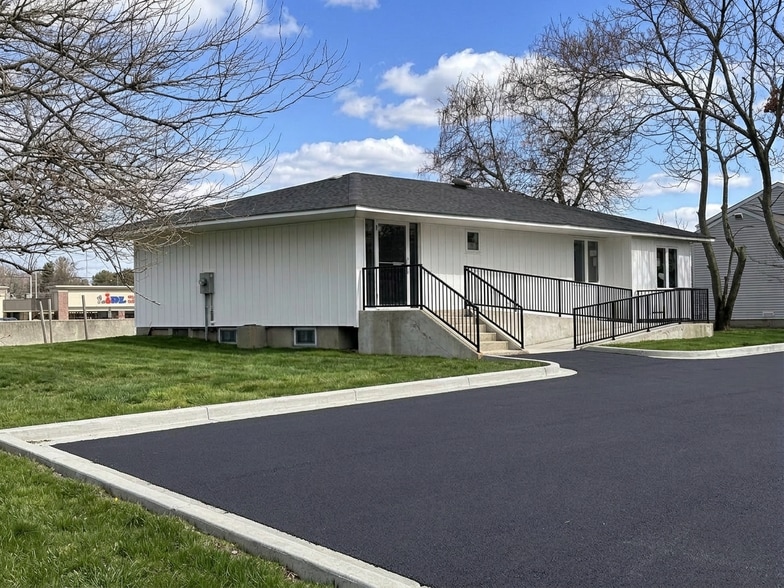 More Photos Of 4571 Sunrise Hwy, Bohemia Office For Sale