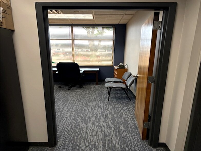 More Photos Of 12777 Abbey Rd, North Royalton Warehouse For Lease