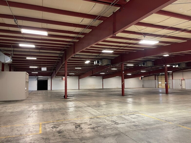 More Photos Of 1687 N Airport Rd, Fremont Manufacturing For Lease